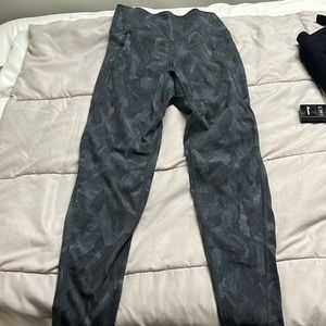 UNIQLO marble leggings